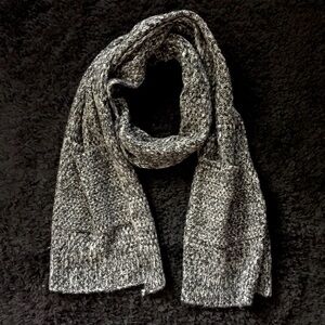 Super warm knit gray scarf